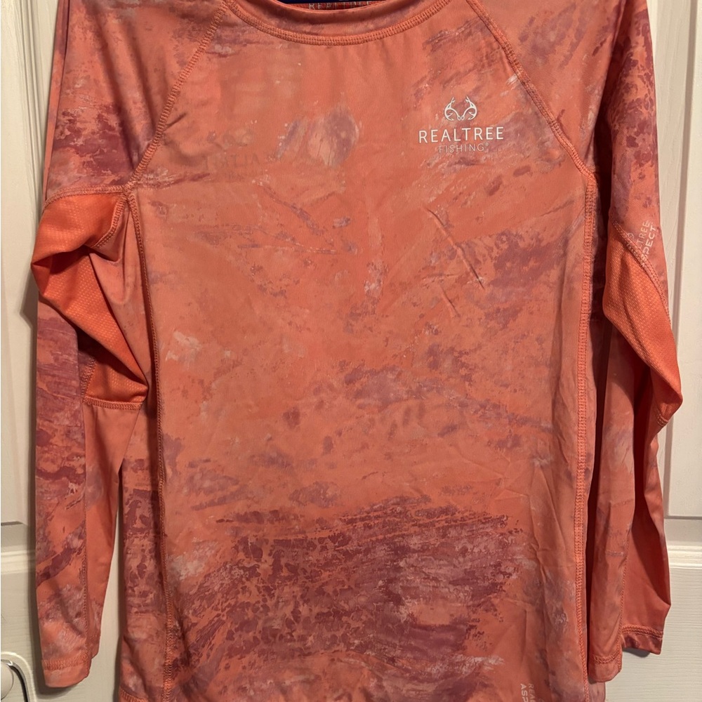 Realtree womens reversible  performance fishing tee Long Sleeve ; coral/peach